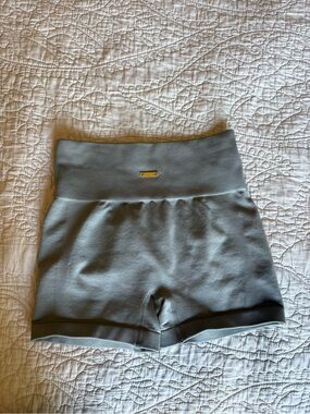 Fresought seamless gym shorts
